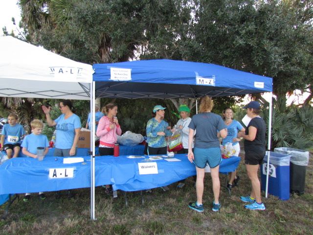 Packet pickup on race morning at Weedon Island.
