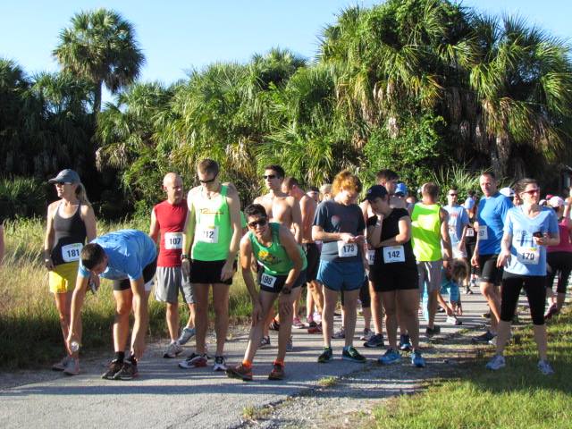 Starting line of the Weedon Island Trail Race.